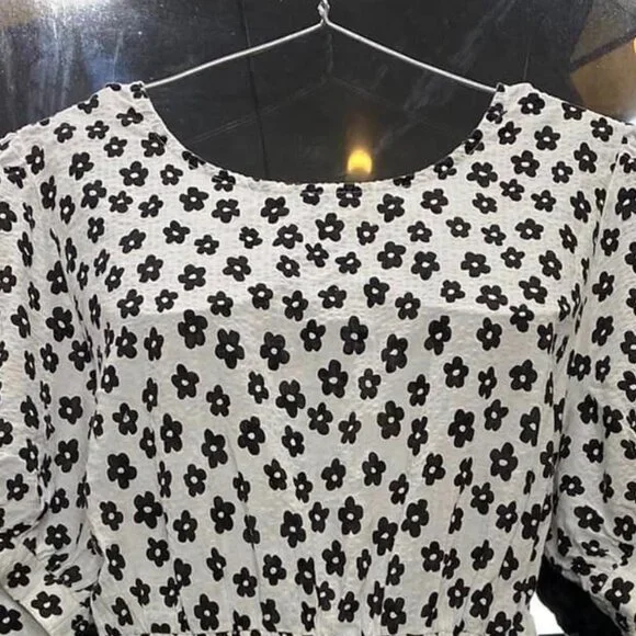 Black & White Floral Puff Sleeve Midi Dress - Picture 2 of 4